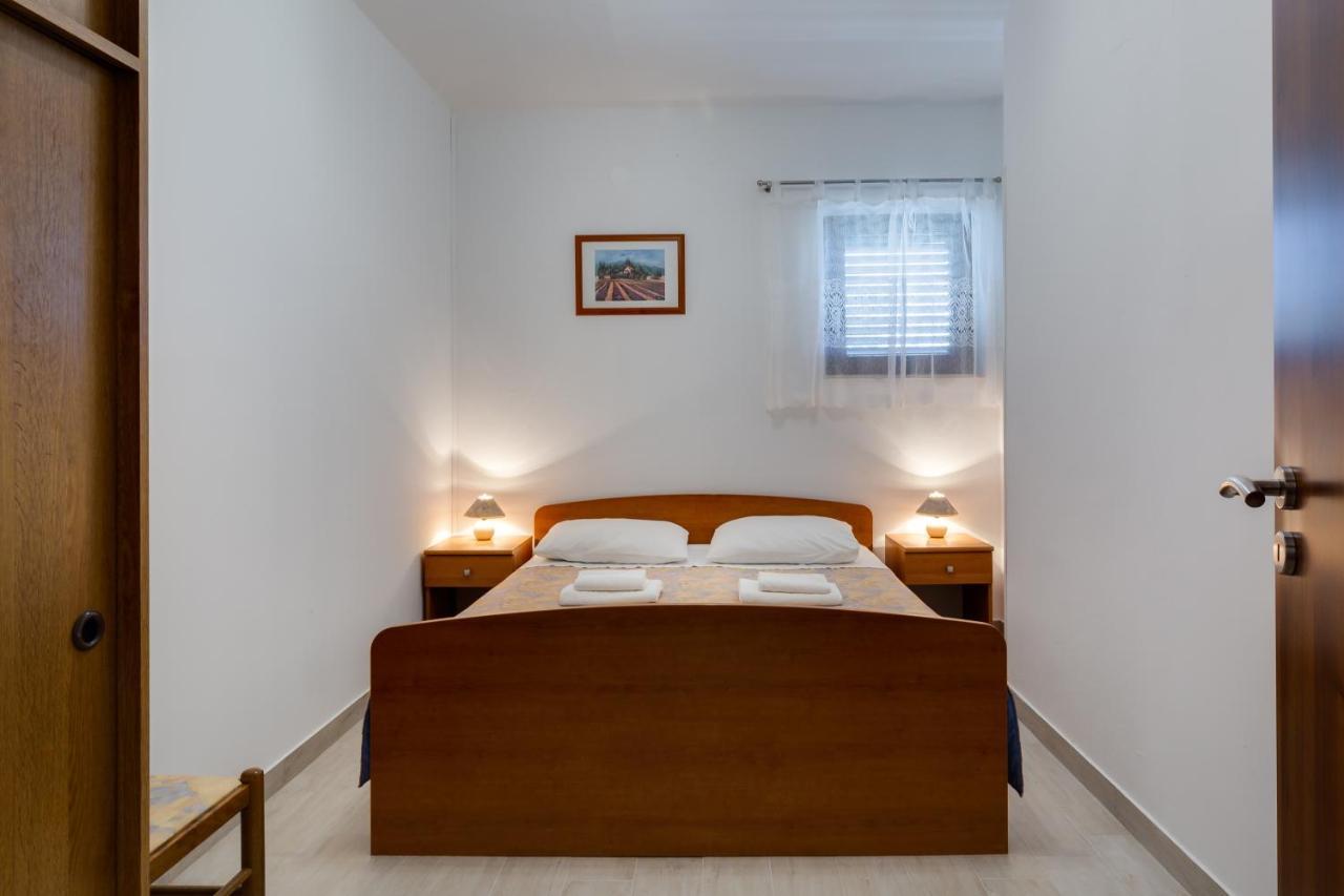 Family Friendly Seaside Apartments Kozino, Zadar - 5756 Petrcane Exterior photo