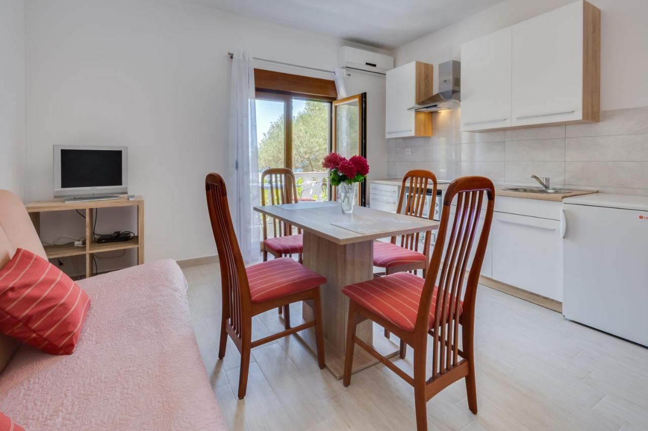 Family Friendly Seaside Apartments Kozino, Zadar - 5756 Petrcane Exterior photo