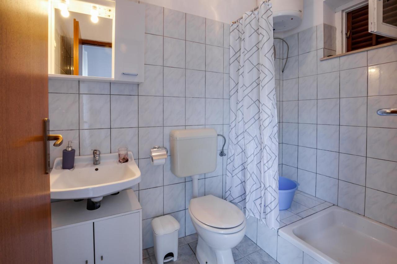 Family Friendly Seaside Apartments Kozino, Zadar - 5756 Petrcane Exterior photo