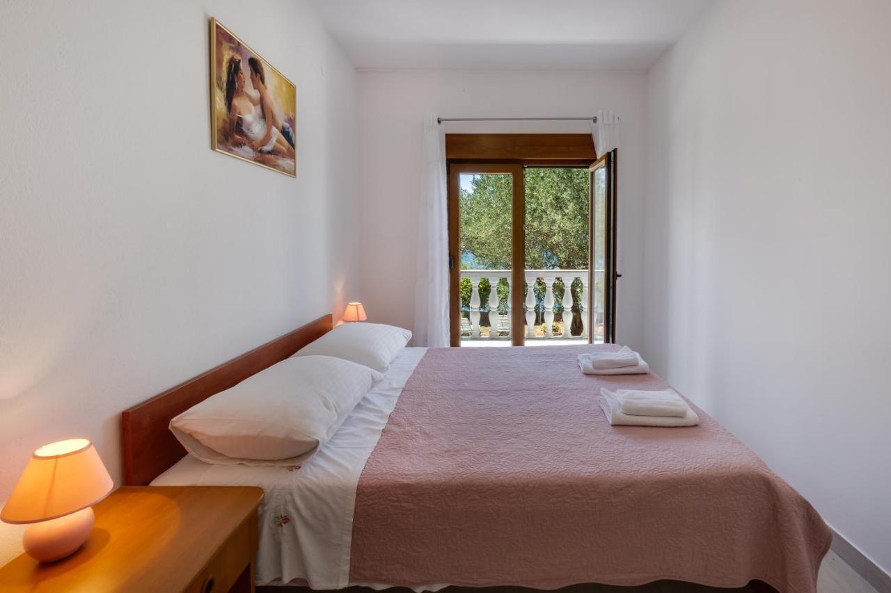 Family Friendly Seaside Apartments Kozino, Zadar - 5756 Petrcane Exterior photo