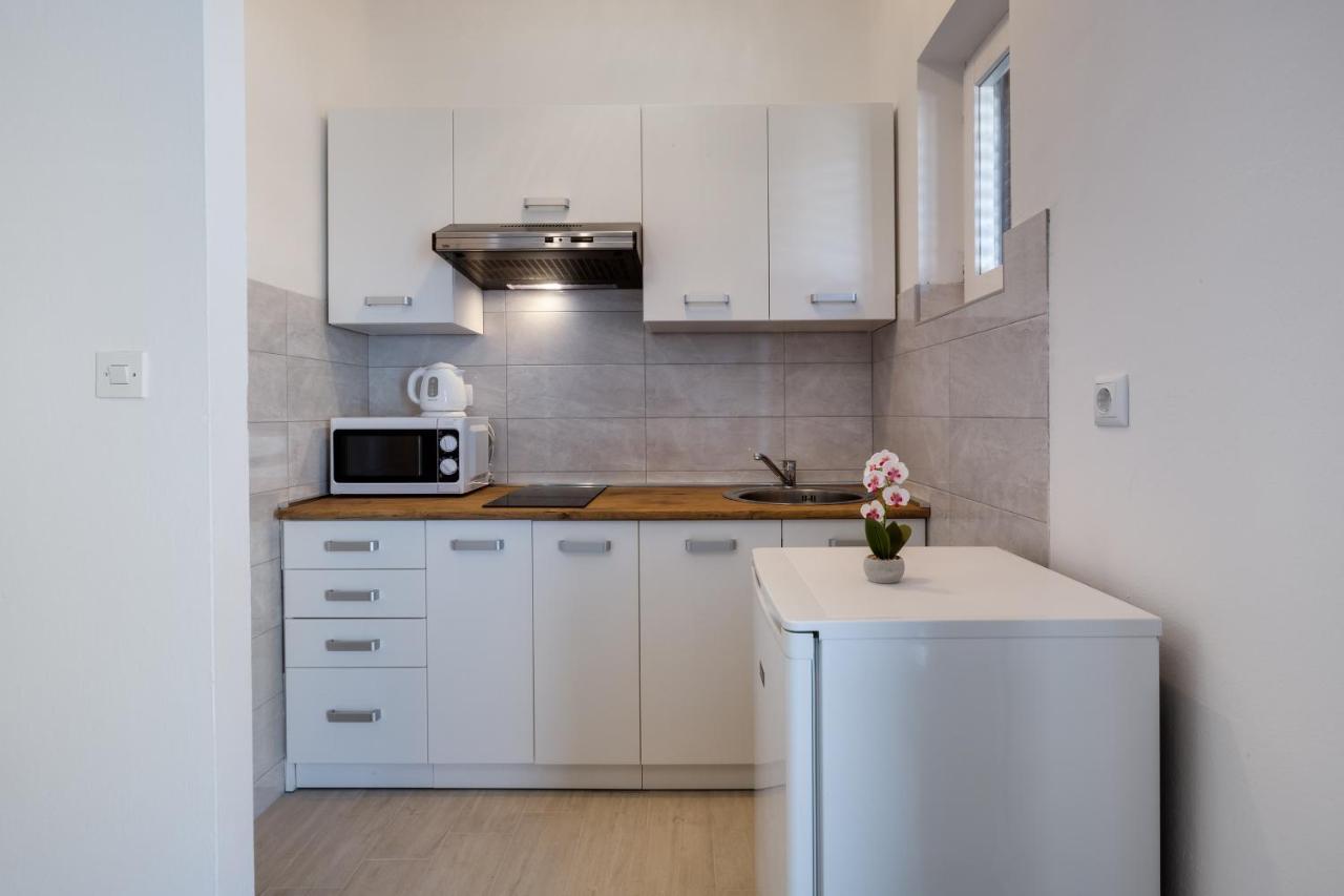 Family Friendly Seaside Apartments Kozino, Zadar - 5756 Petrcane Exterior photo